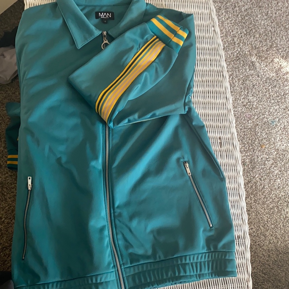 Nature Green yellow under arm stripes Size XL
